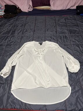 Timing White Lace-Up V-Neck Roll-Tab Blouse